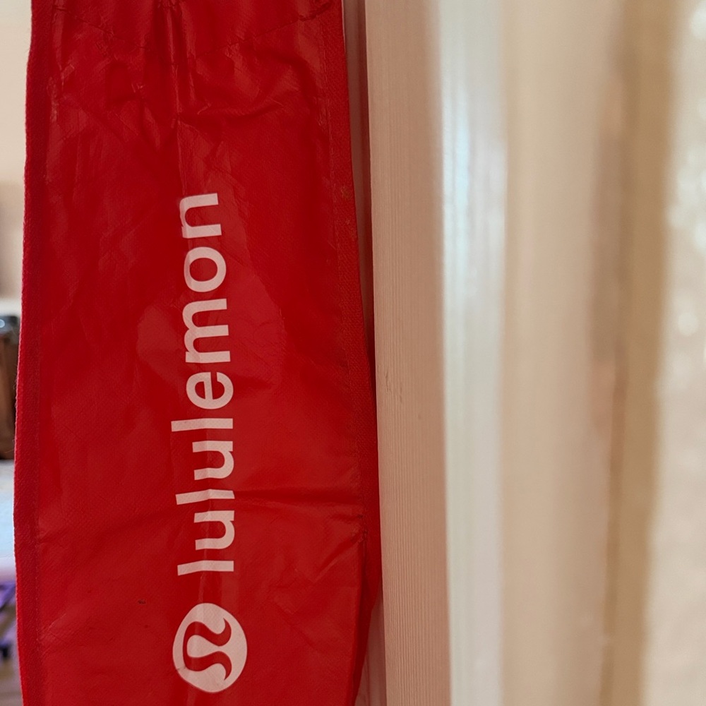 🛍️ LULULEMON SHOPPING BAG 🛍️ NWOT 🛍️ - Picture 5 of 12